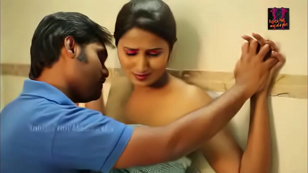 telugu Hot Young Girl Hot Romance in Bathroom